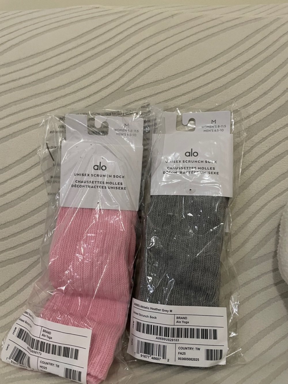 ALO Yoga Unisex Scrunch Socks - Pink & Heather Gray